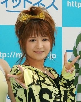 Berryz熊井＆元モー娘。矢口のツーショット！　「完全トリックアート」「空間がよくわからなくなる」