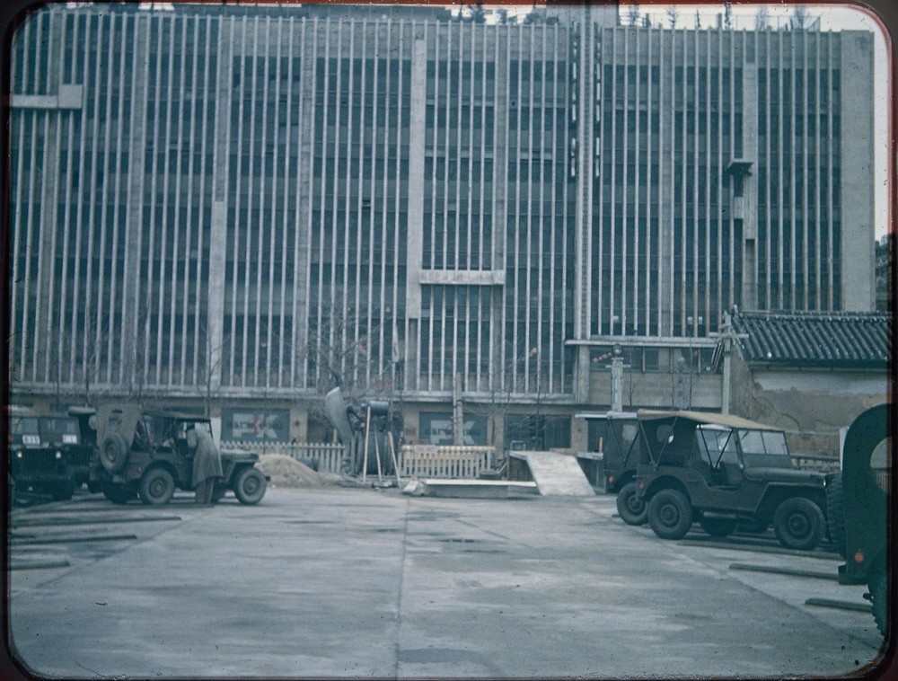 そごう大阪。やはりPXとして接収中
