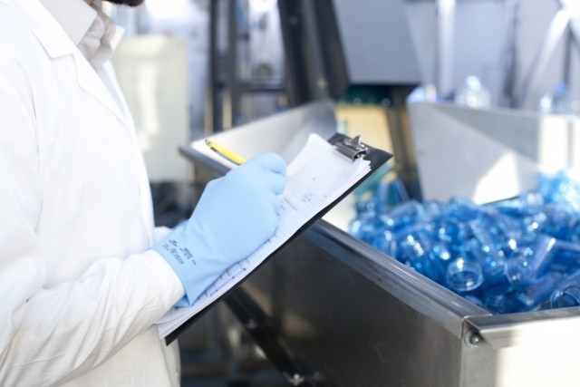 日本人の職を奪うのか　外国人「技能実習」に新局面