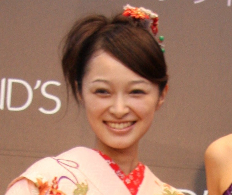 市井紗耶香、タトゥー背中に子育ての今　モー娘。脱退から17年...戸惑いの声も