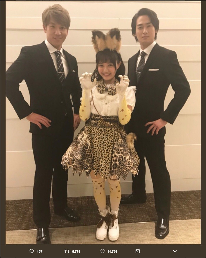 ブリリアンの2人と尾崎由香さんによる「サーバル with B」（画像は尾崎由香さんのツイッターより）