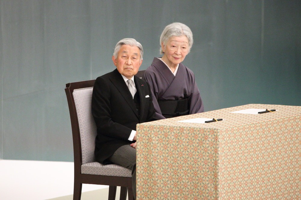 宮内庁VS週刊新潮　退位めぐる陛下の本当の「お考え」