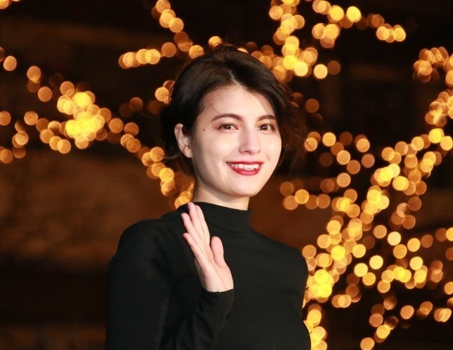 マギー「ギャル」、賛否分かれた1枚の写真　「キキ騒動」を思い出す人も