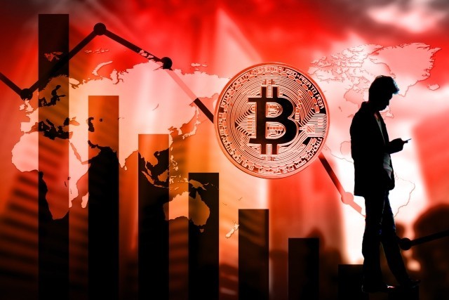 ビットコイン40％減、仮想通貨軒並み急落　テレビで「億り人」特集した翌日に