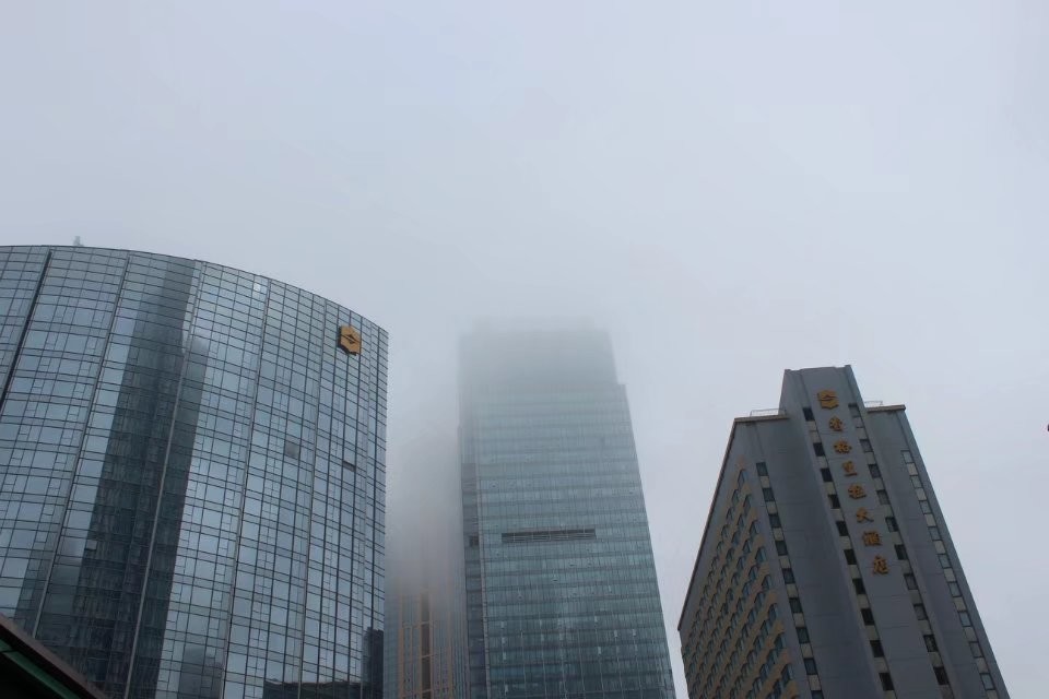 中国、相次ぐGDP水増し　地方「暴露」で揺らぐ統計