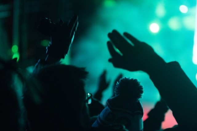 クラブ「青山蜂」摘発、音楽関係者に広がる反発の声　「国は何がしたいんだ」「不条理他ならない」