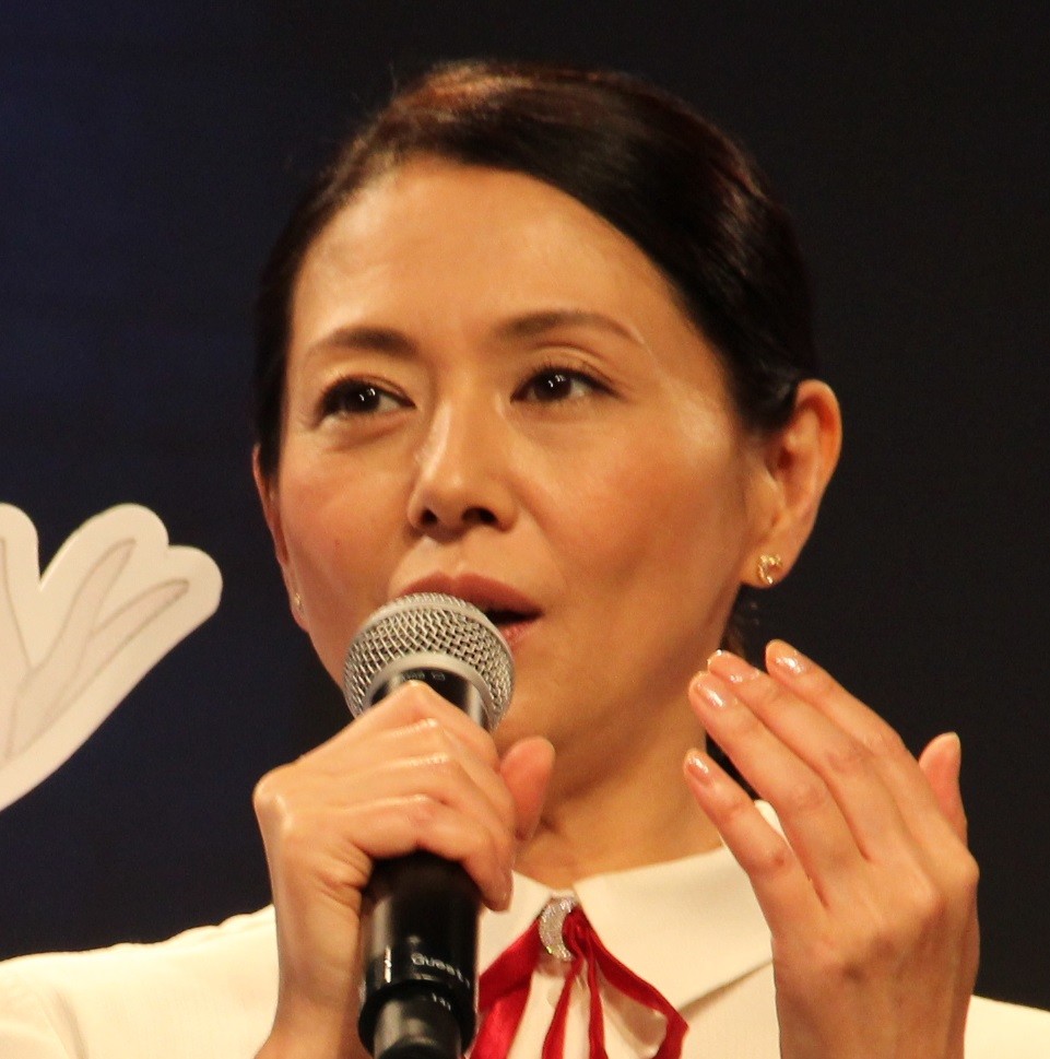 小泉今日子の「不倫」という言葉なき「告白」になぜか優しいワイドショー　小室哲哉との違いは何？