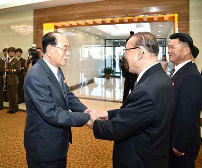 「金王朝」3代で粛清逃れる「ナンバー2」　五輪出席90歳・金永南の「処世術」