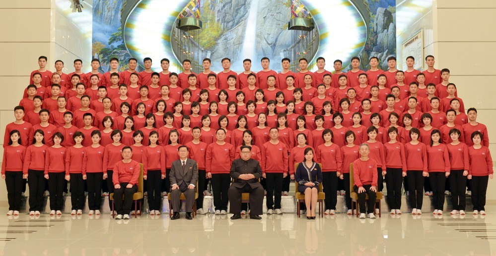 金正恩氏は、玄松月（ヒョン・ソンウォル）氏率いる三池淵（サムジヨン）管弦楽団とも面談した（写真は労働新聞から）
