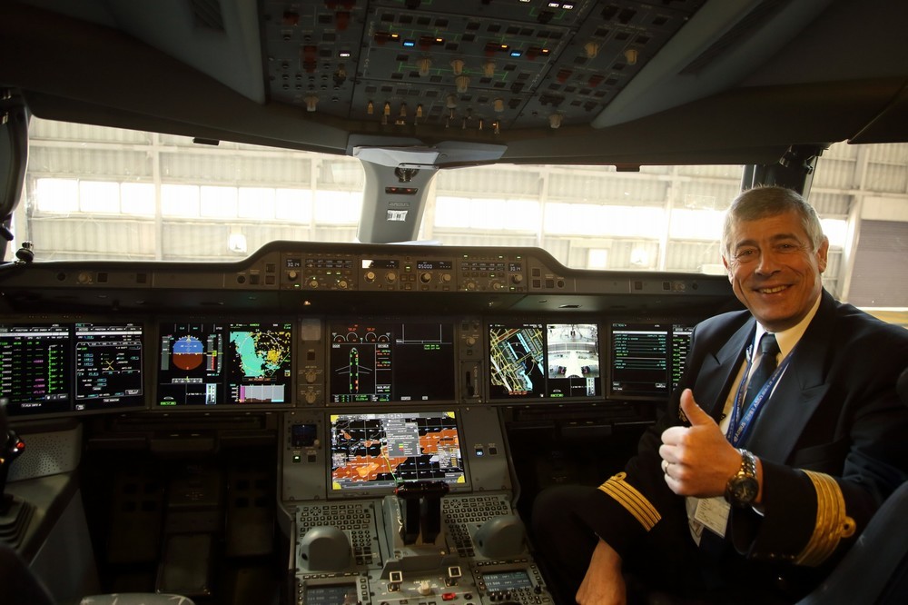 操縦席も公開された