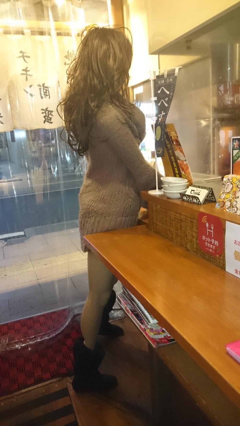 「冬仕様」でニットのセーターを着せているという（写真はとりえもん提供）