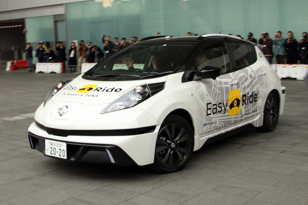日産・DeNA実験車がデモ走行　「無人運転」目指し、3月から公道へ