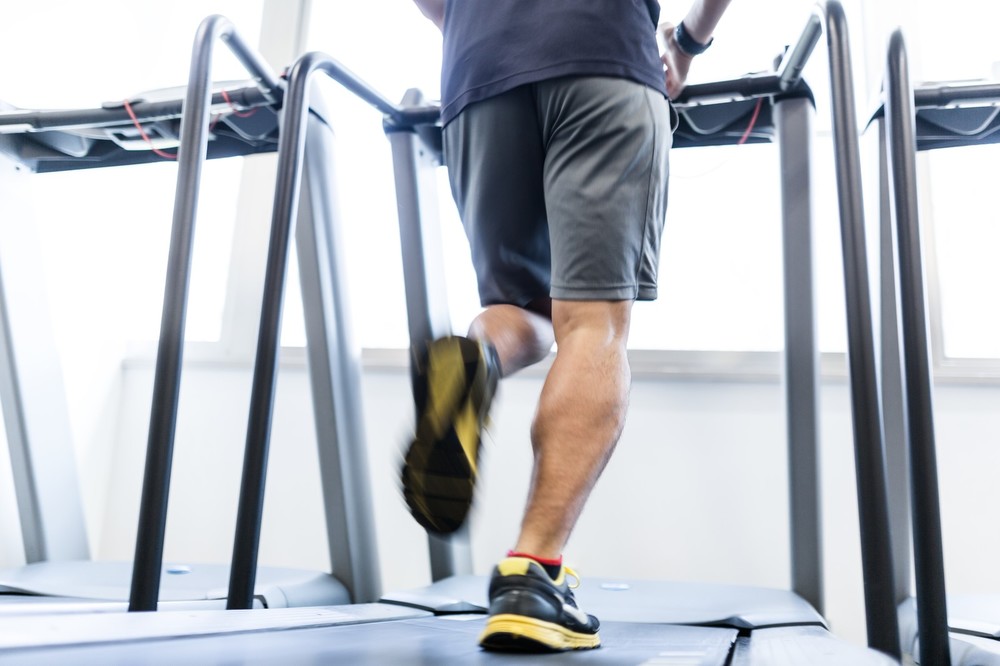 「コーチにカネかけた結果」は選手軽視？　麻生発言に「正論」との声も