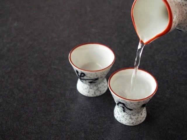 「九州男児のイメージが悪くなる」　狛江市長に怒る「九州男児」たち