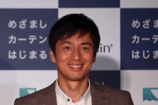 チュート徳井はワルだった？　胸元はだけた20歳のナゾ写真を大公開