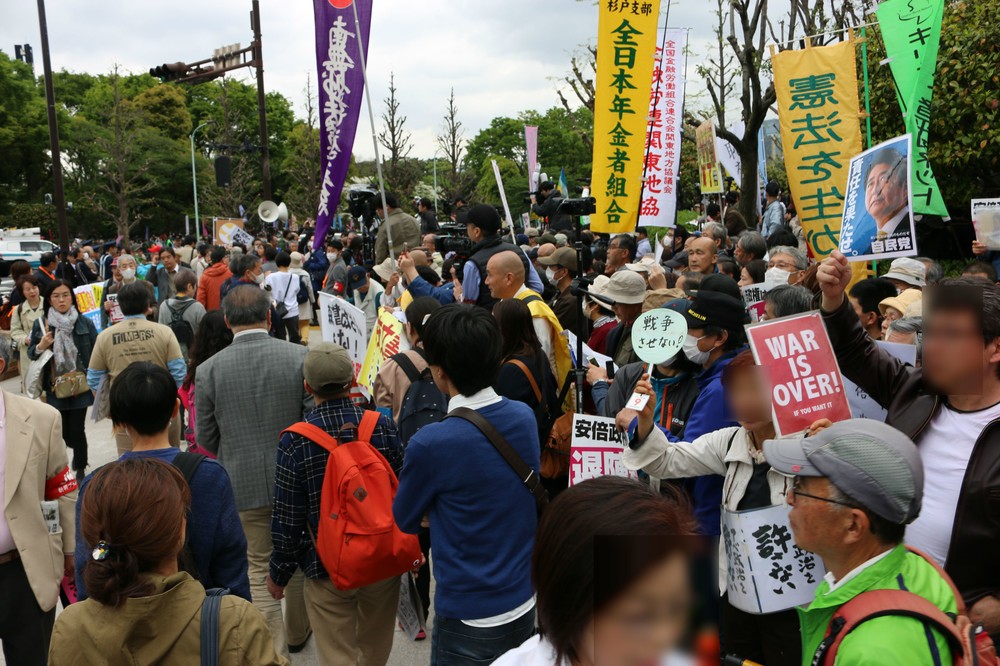 国会議事堂前デモ現地レポート　参加者の顔触れは？歓声上がったのは...