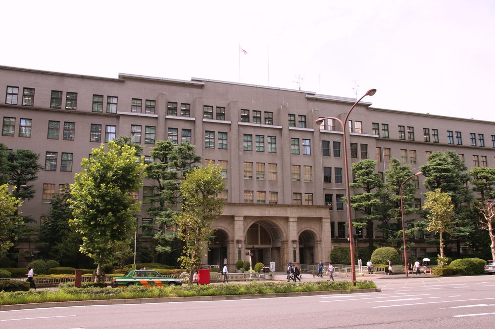 元朝日・女性記者語る取材でのセクハラ実態　「触っていい？」「家行っていい？」