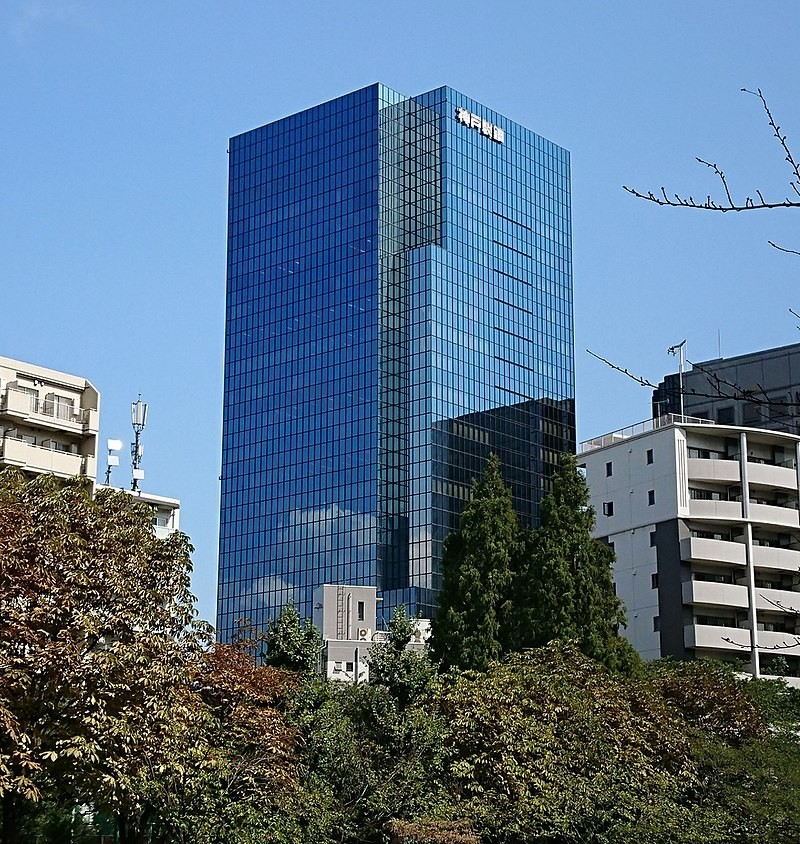 神戸製鋼所東京本社（写真はWikimedia Commonsから、作者：コベルコさん）