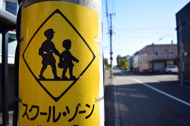 従来の「見守り」で子ども守れる？　専門家語る「もう一つの目」の必要性