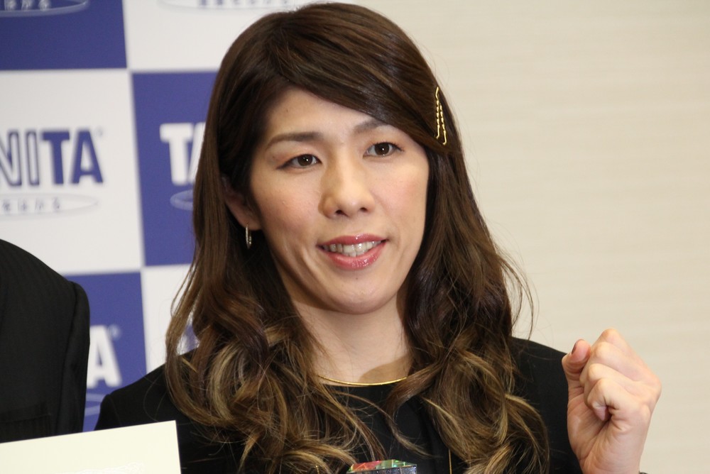 吉田沙保里「14年前」写真が男前！　登坂絵莉、お宝2ショットをインスタに