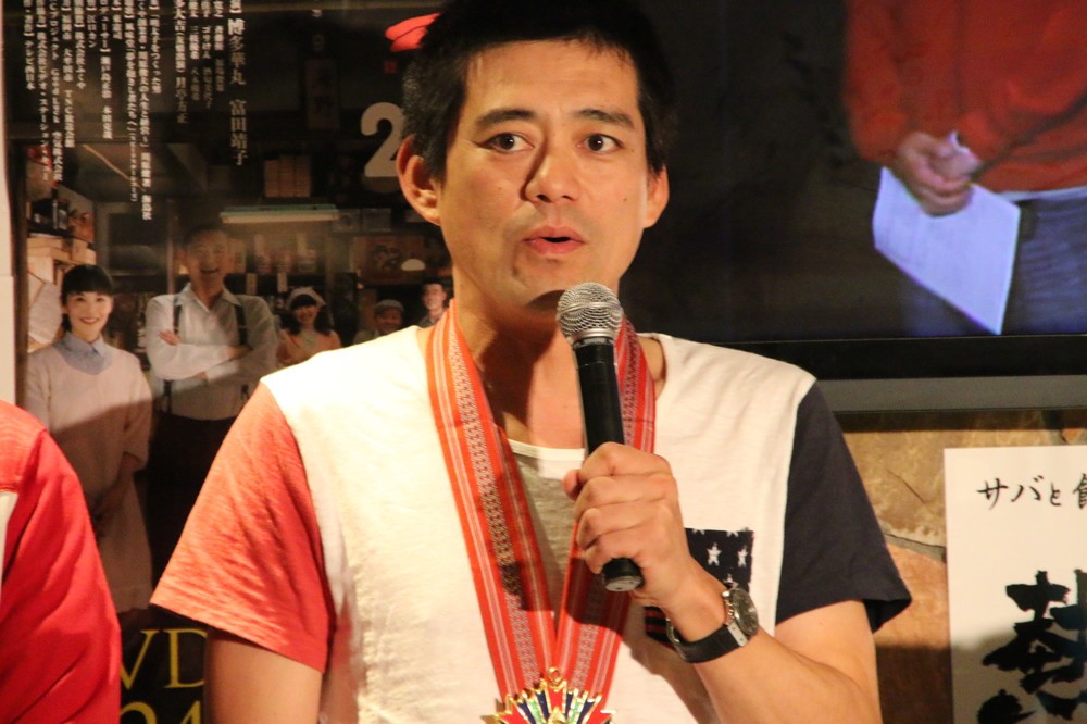 NHKの「夫婦」映像に「朝から大丈夫？」　出演者も苦笑い