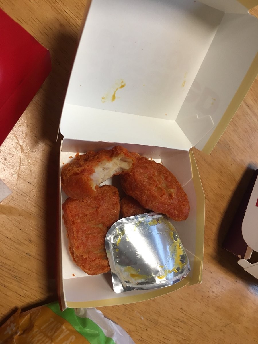 完全に食べかけの状態だ。写真はロココ・ネココ（＠kokorokmn_spl）さん提供