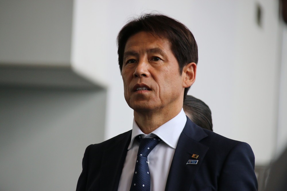 W杯、乾や原口はゴール直後なぜベンチに飛び込んだのか