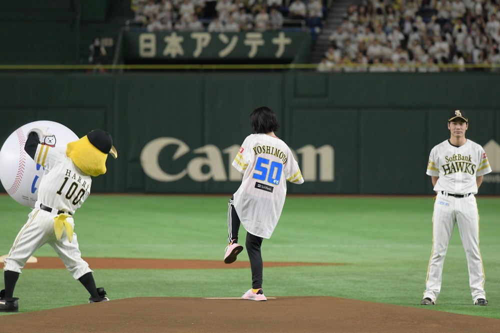 登板の様子（写真はオスカープロモーションより。以下同）