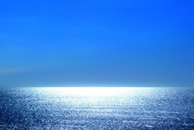 「太平洋で散骨」値段はいくら？　国内業者に話を聞くと...