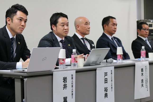 山根氏の辞任表明後に会見を開いた、告発した側の「日本ボクシングを再興する会」メンバーら（2018年8月8日撮影）
