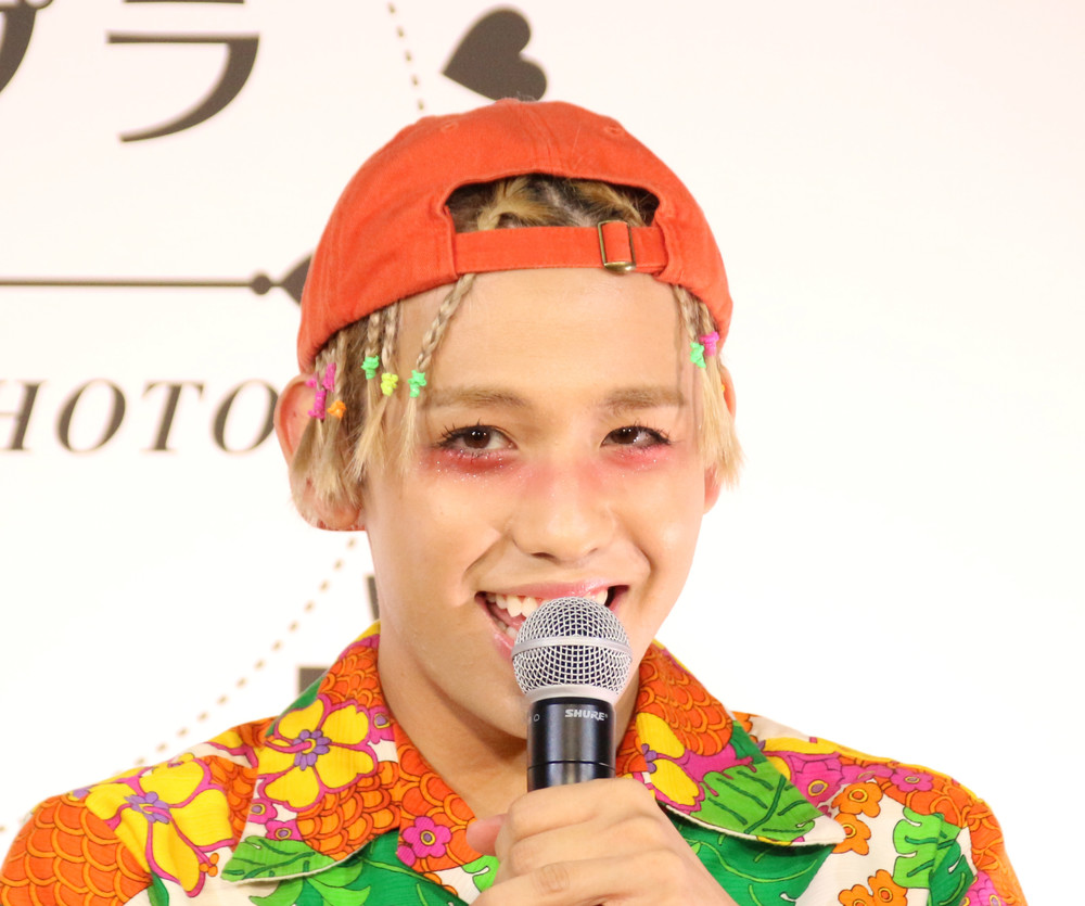 「ボタンぐらい自分でつけろ男ども」 さんまVSりゅうちぇる論争で注目