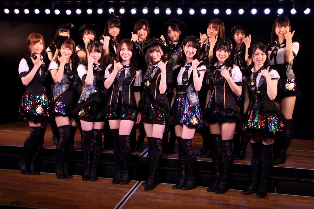 公演には16人が出演した