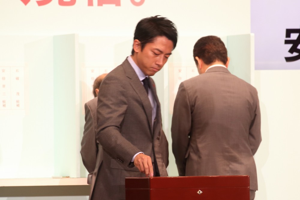 総裁選直後の「沈黙の6秒間」　進次郎氏はしばし、言葉に詰まった