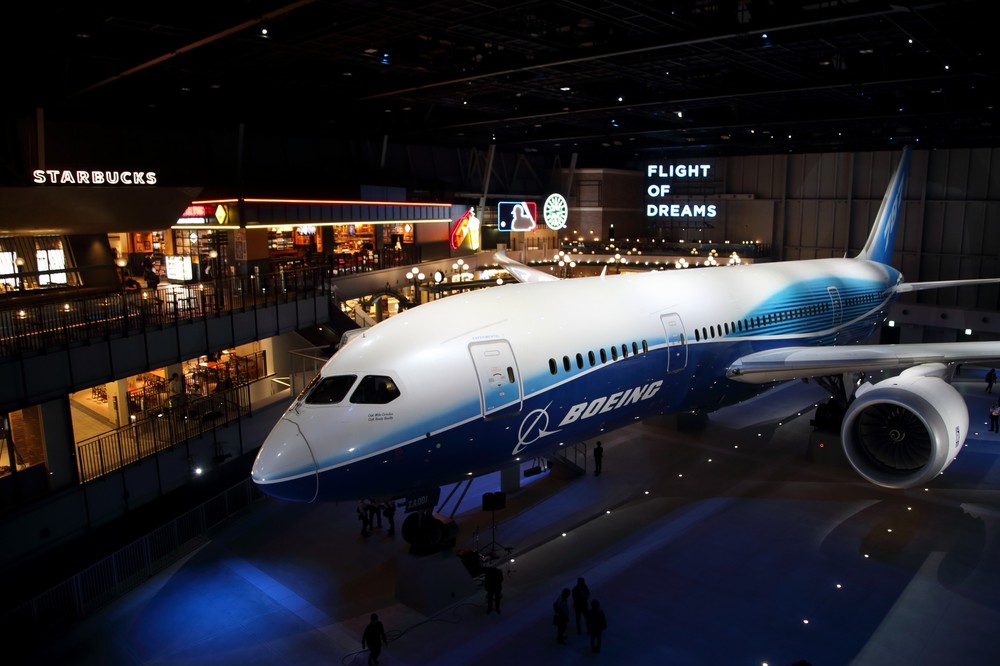 787初号機の翼見上げてビールが飲める！　中部国際空港「FLIGHT OF DREAMS」、記者がひと足先に体験