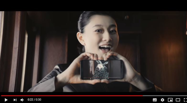 菊川怜のソフバンCMが「まるでハズキルーペ」　「ケンカ売ってる？」、広報に聞くと...