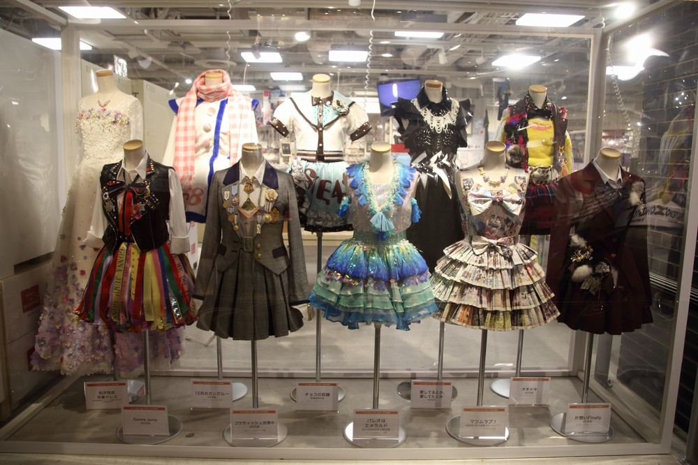 東京と名古屋では衣装展も開かれた