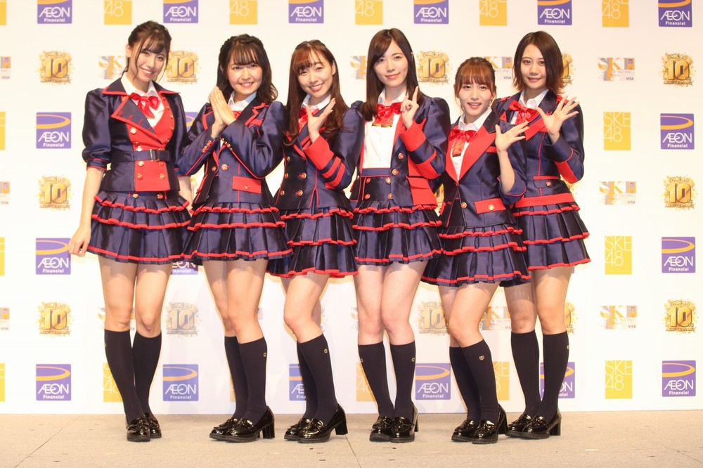 久々にイベントに登場したSKE48の松井珠理奈さん（左から4番目）。左から荒井優希さん、惣田紗莉渚さん、須田亜香里さん、松井さん、大場美奈さん、古畑奈和さん