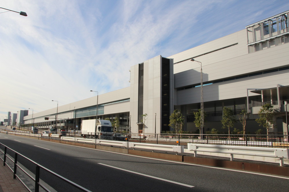 豊洲市場の床、早くも亀裂が！　→発見から1日で補修