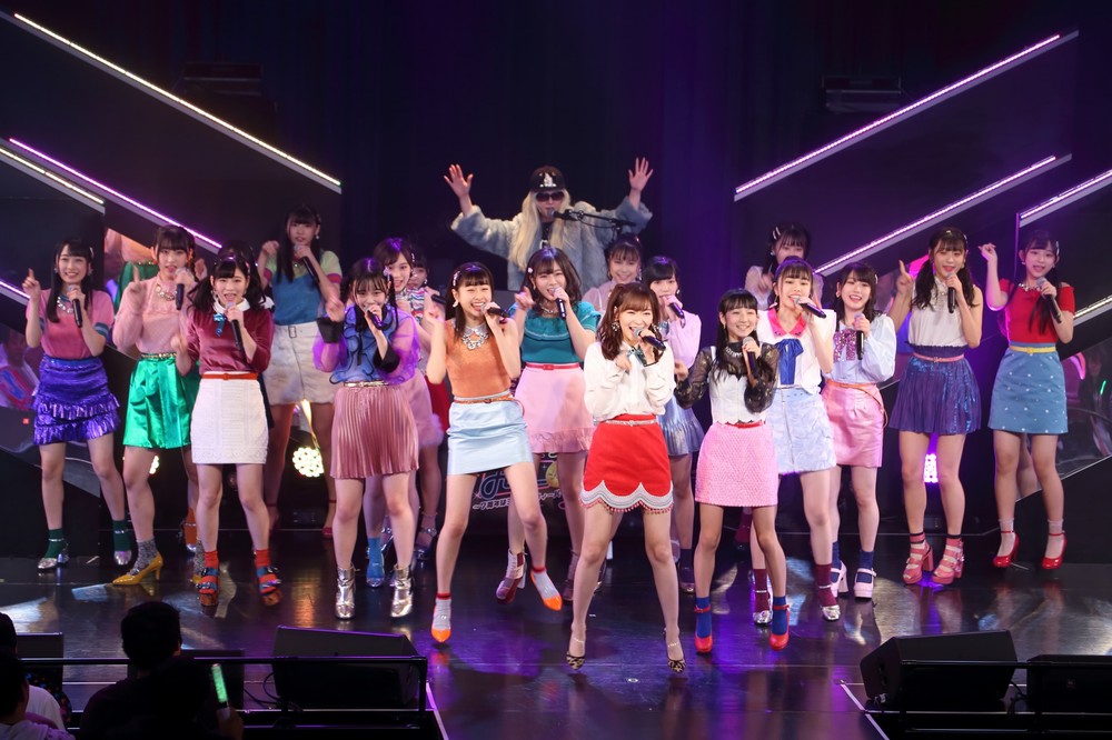 公演では「ディスコ」をテーマに、様々なメンバーがDJを担当した