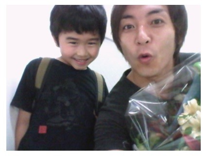 2011年の、つるの剛士さんと鈴木福さんの2ショット（つるの剛士さんのブログより）