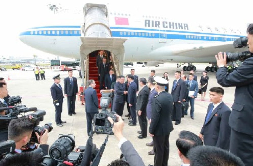 2018年6月の首脳会談では、金正恩・朝鮮労働党委員長は中国から借りたボーイング747型機を利用した（写真は労働新聞から）