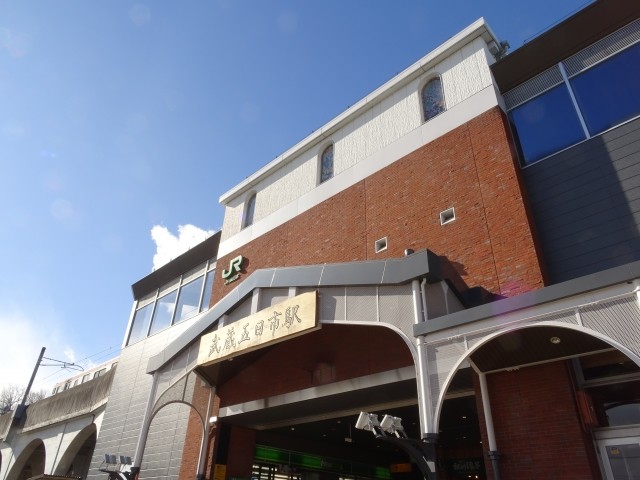 シカ衝突で乗客と復旧作業　JR東日本「問題ない」、労組「感電の危険」と意見対立