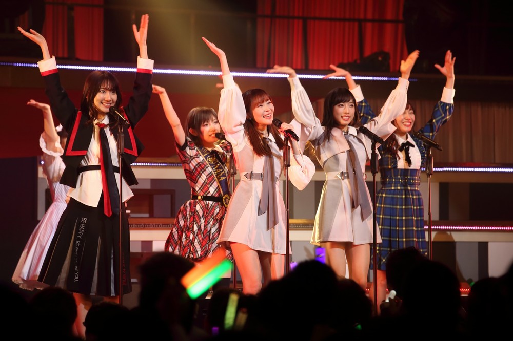 終盤では指原莉乃さんセンターで「ヘビーローテーション」も披露された