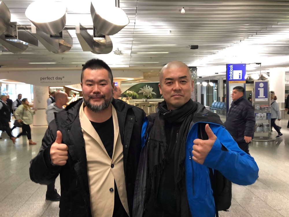 今年2月、バルセロナで再会したつのださん（写真左）と横山さん（写真提供・横山俊顕さん）