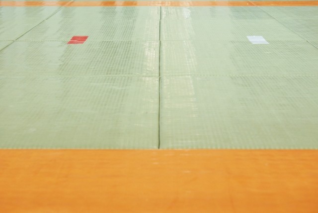 東京五輪柔道、寝技は不利に？　滑りやすい「中国製の畳」が採用される