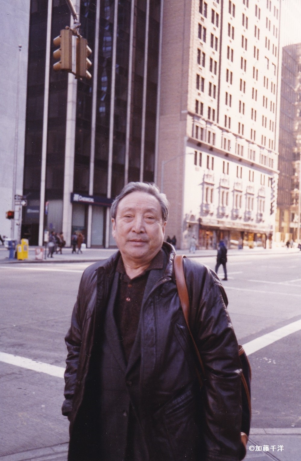 ニューヨークの街角で別れた劉賓雁、1995年1月）