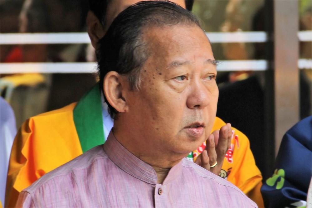 二階氏は分裂を「反省材料」とコメント（2016年10月撮影）