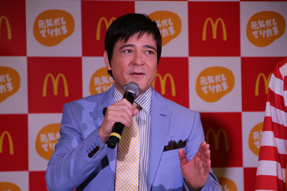 川平慈英、若き日の写真を公開　「平成元年は四畳半トイレ共同アパート暮らしでした」