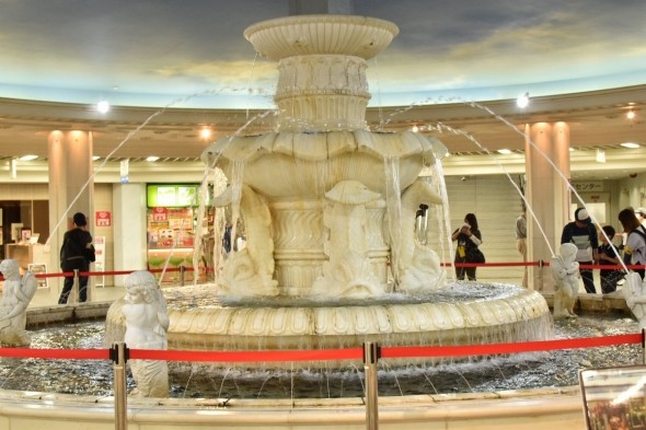 最終日、周囲で多くの人が撮影している（しーひが@h_gashigashi）さん提供）