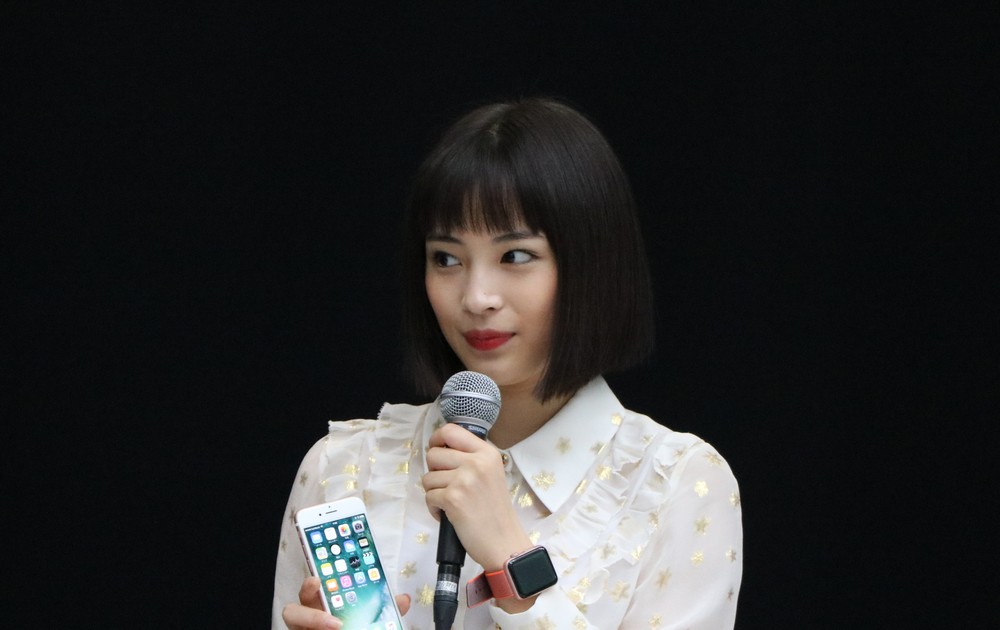 なつぞら公式、広瀬すずらのキュートなオフショット公開も...→「囚われた宇宙人」！？